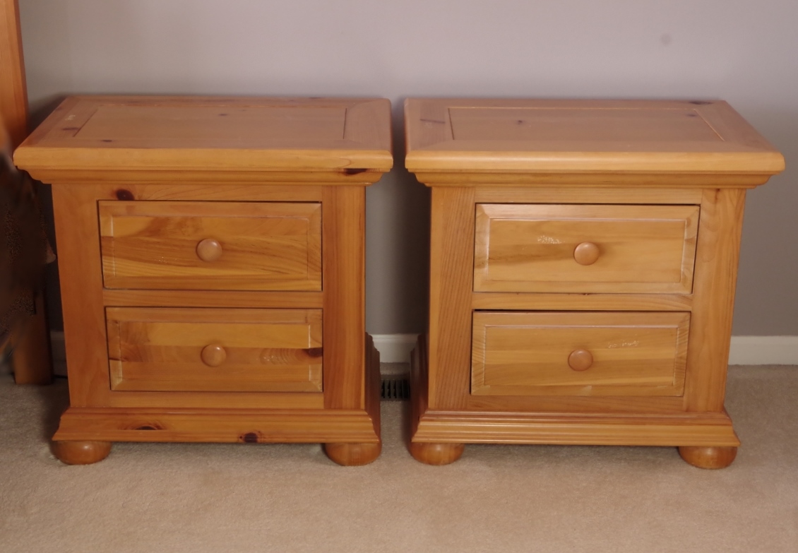 Broyhill Quot Fontana Quot Nightstands Ebth