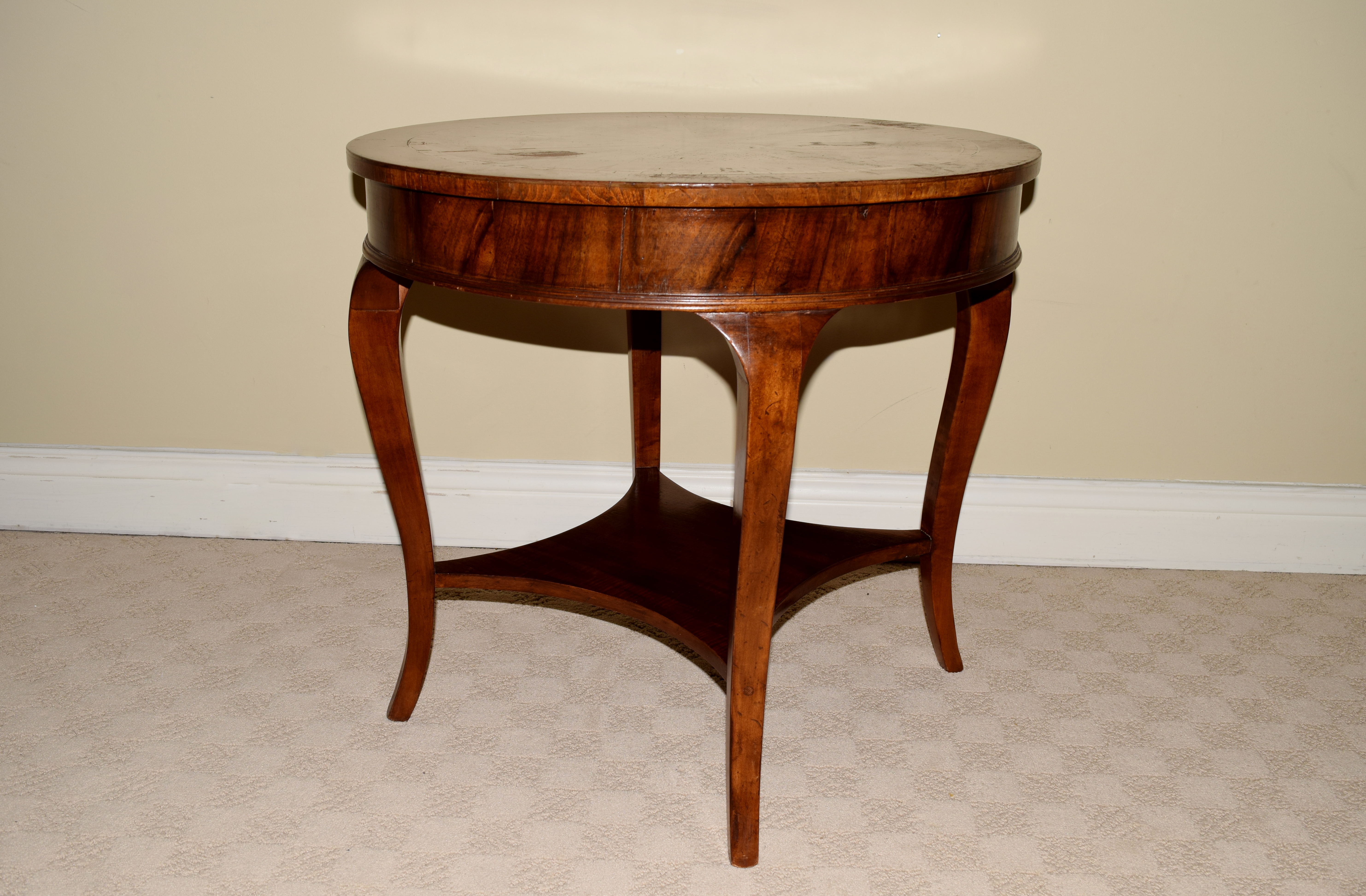 Mahogany Accent Table with Inlaid Veneers EBTH