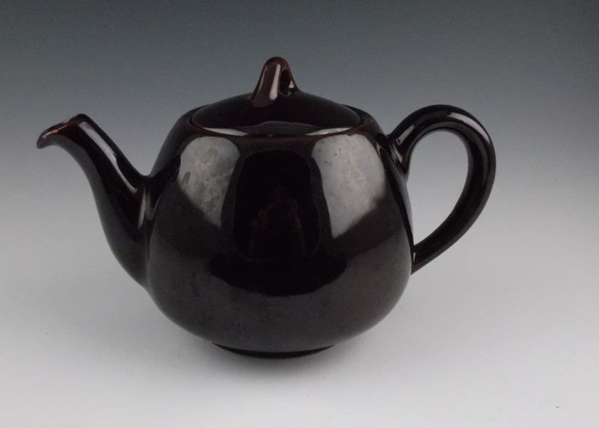 A Royal Canadian Hamilton Pottery Teapot EBTH