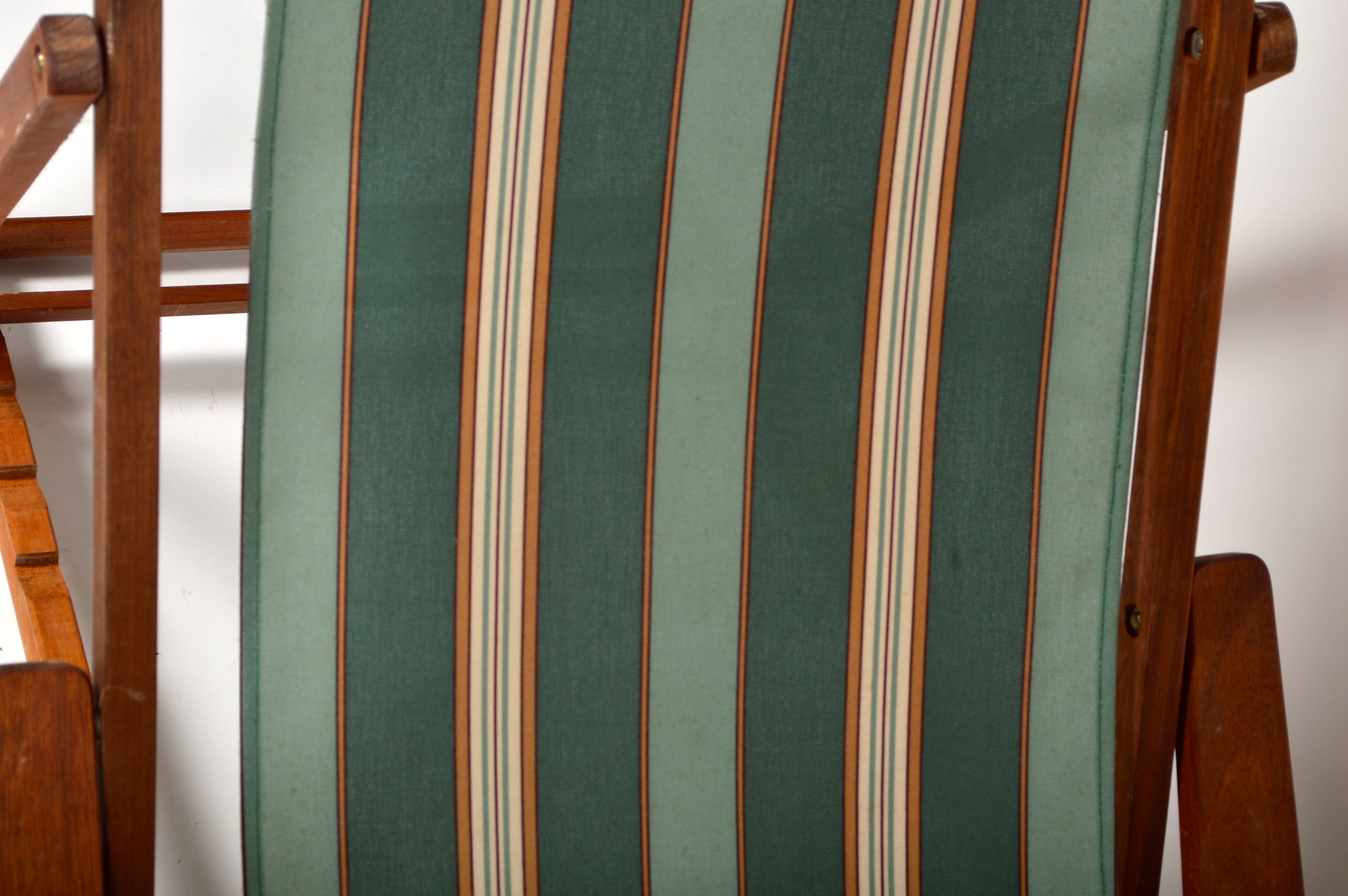 Outdoor Folding Reclining Chair And Footstool EBTH