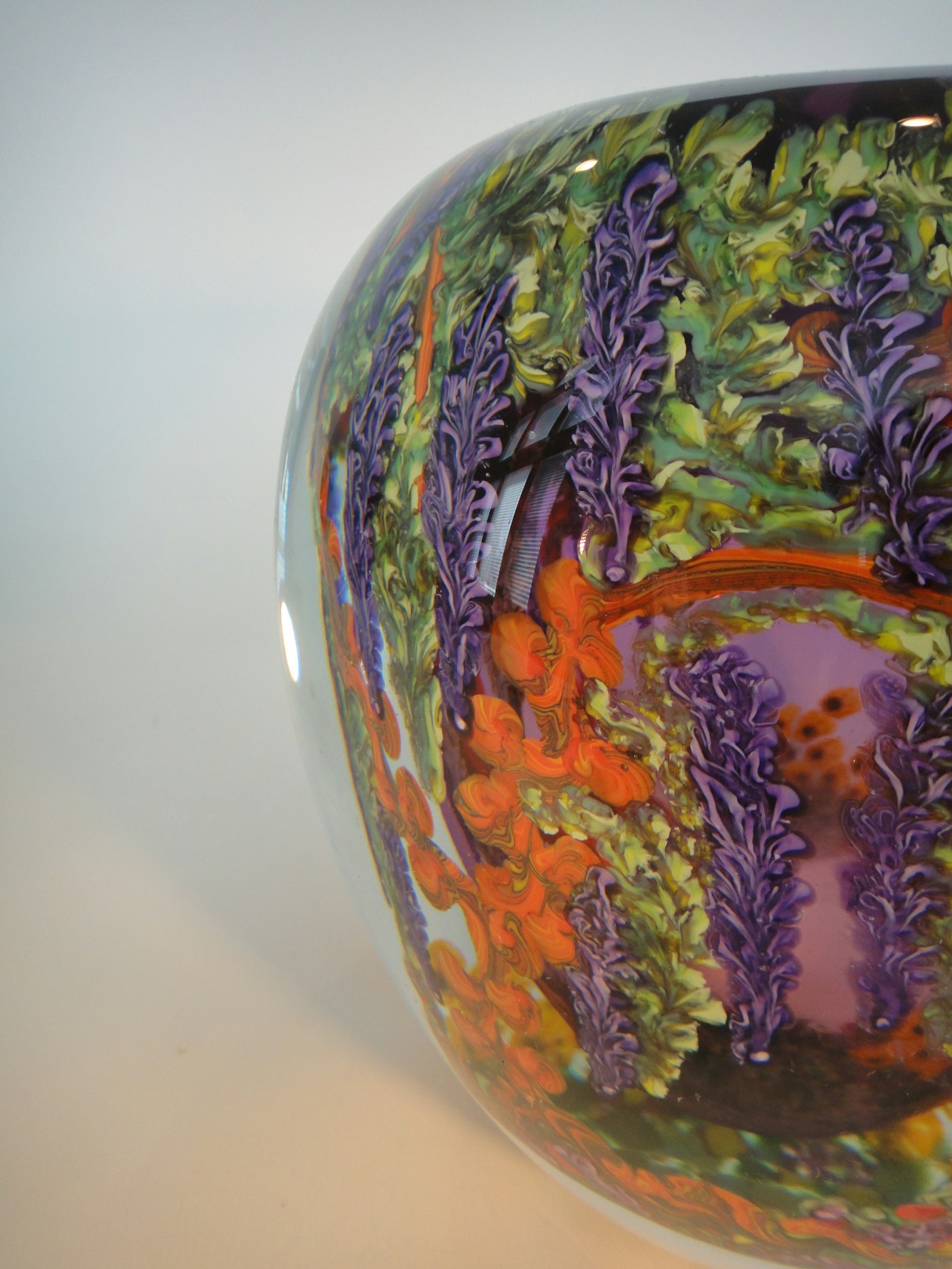 Rare Chris Heilman Art Glass Purple Tint Wisteria Vase Ebth