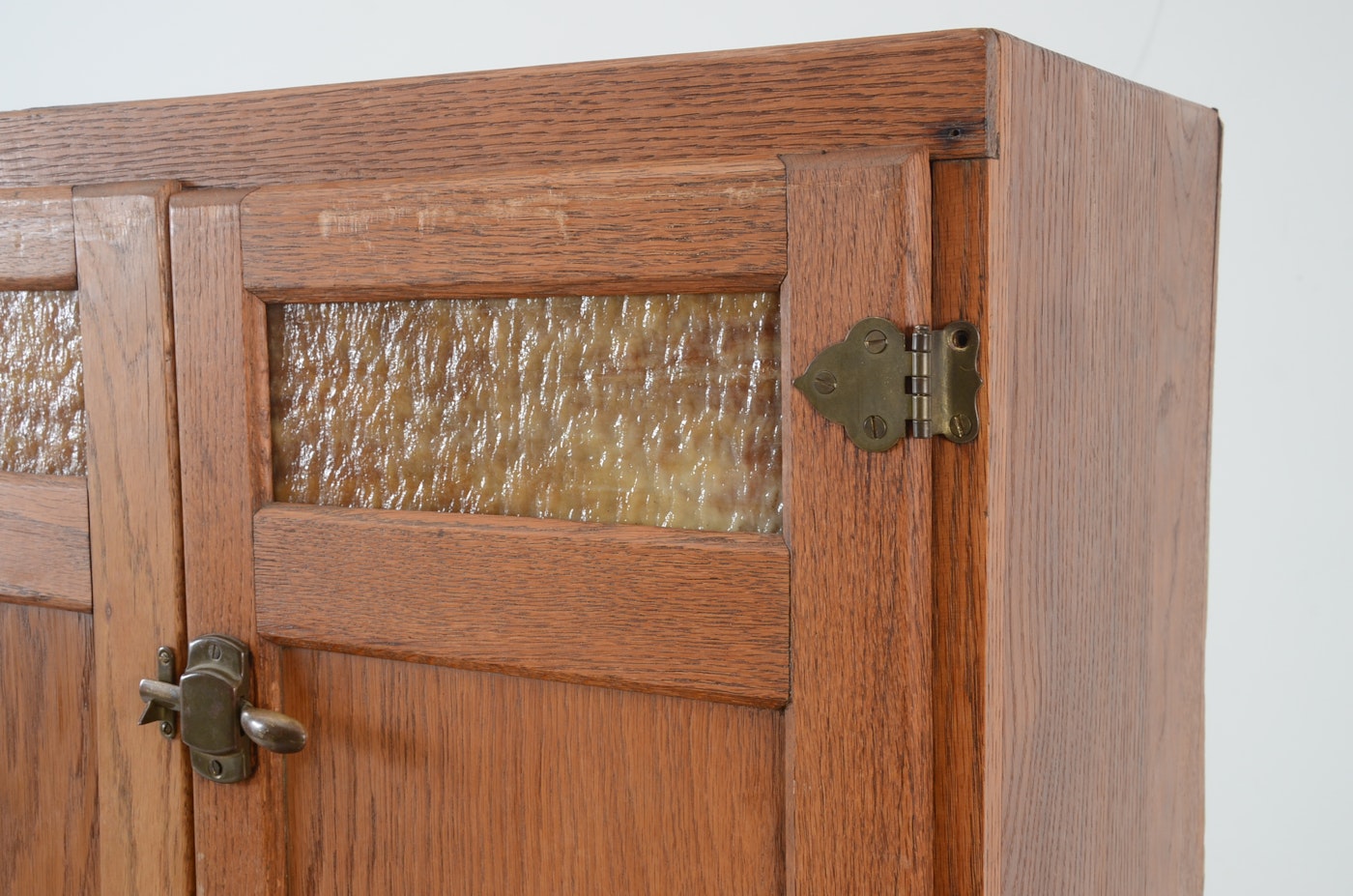 Oak Hoosier Cabinet by Wilson Kitchen Cabinets | EBTH