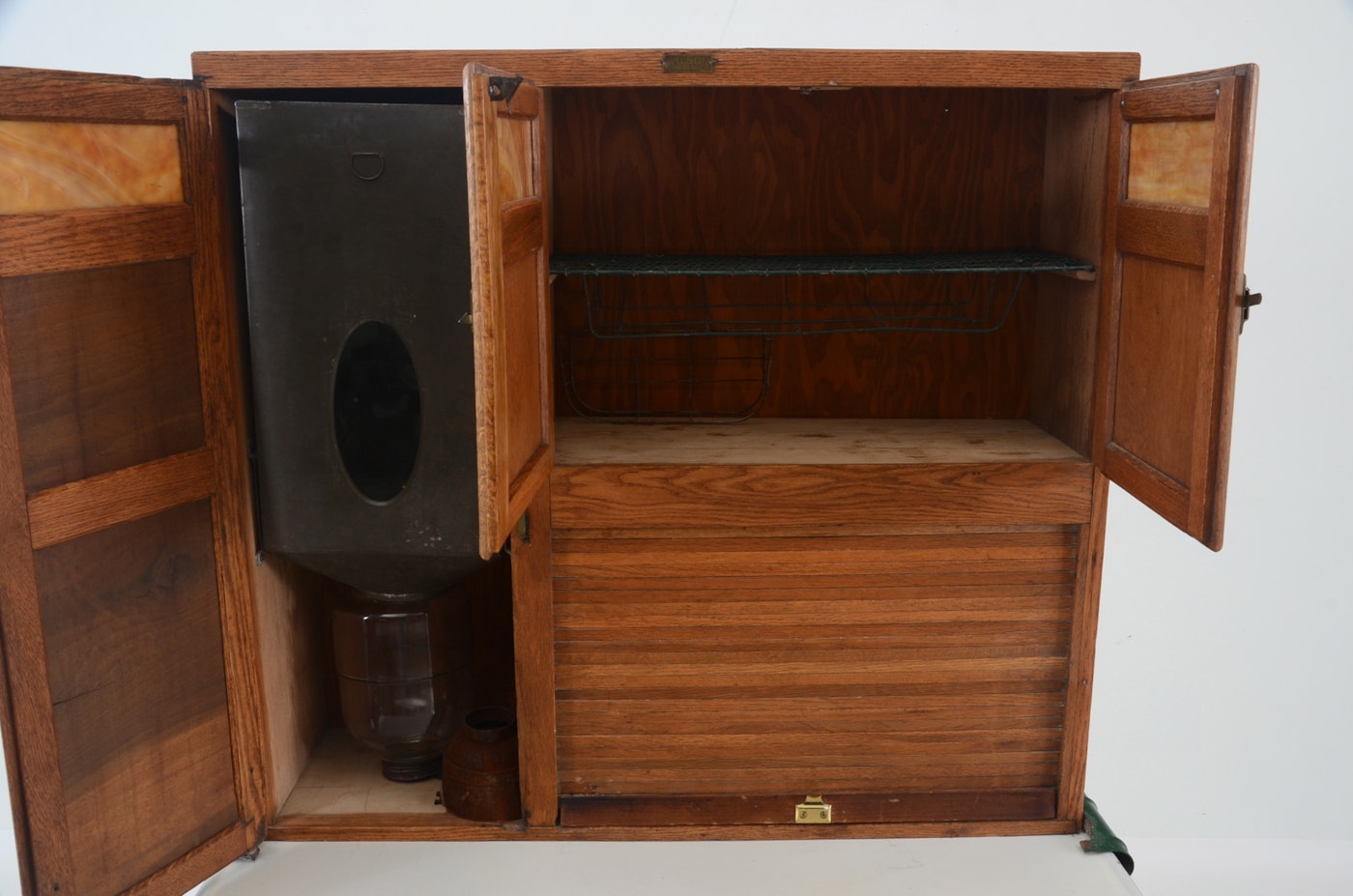 Oak Hoosier Cabinet by Wilson Kitchen Cabinets : EBTH Oak Hoosier Cabinet by Wilson Kitchen Cabinets : EBTH