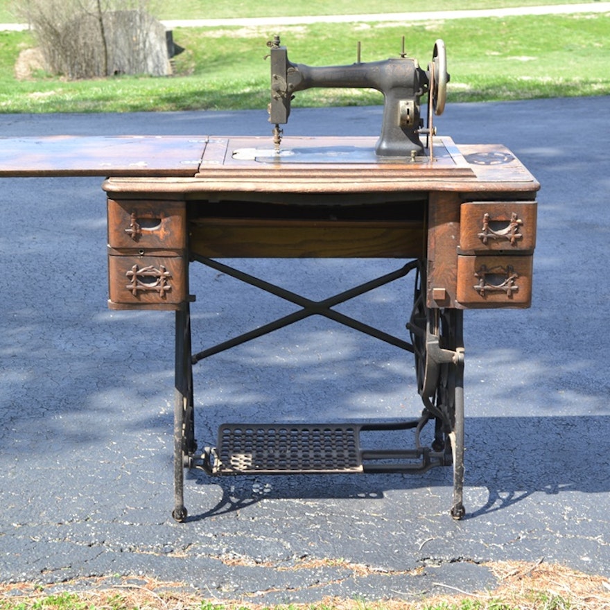 1909 White Family Rotary Treadle Sewing Machine In Twig Cabinet