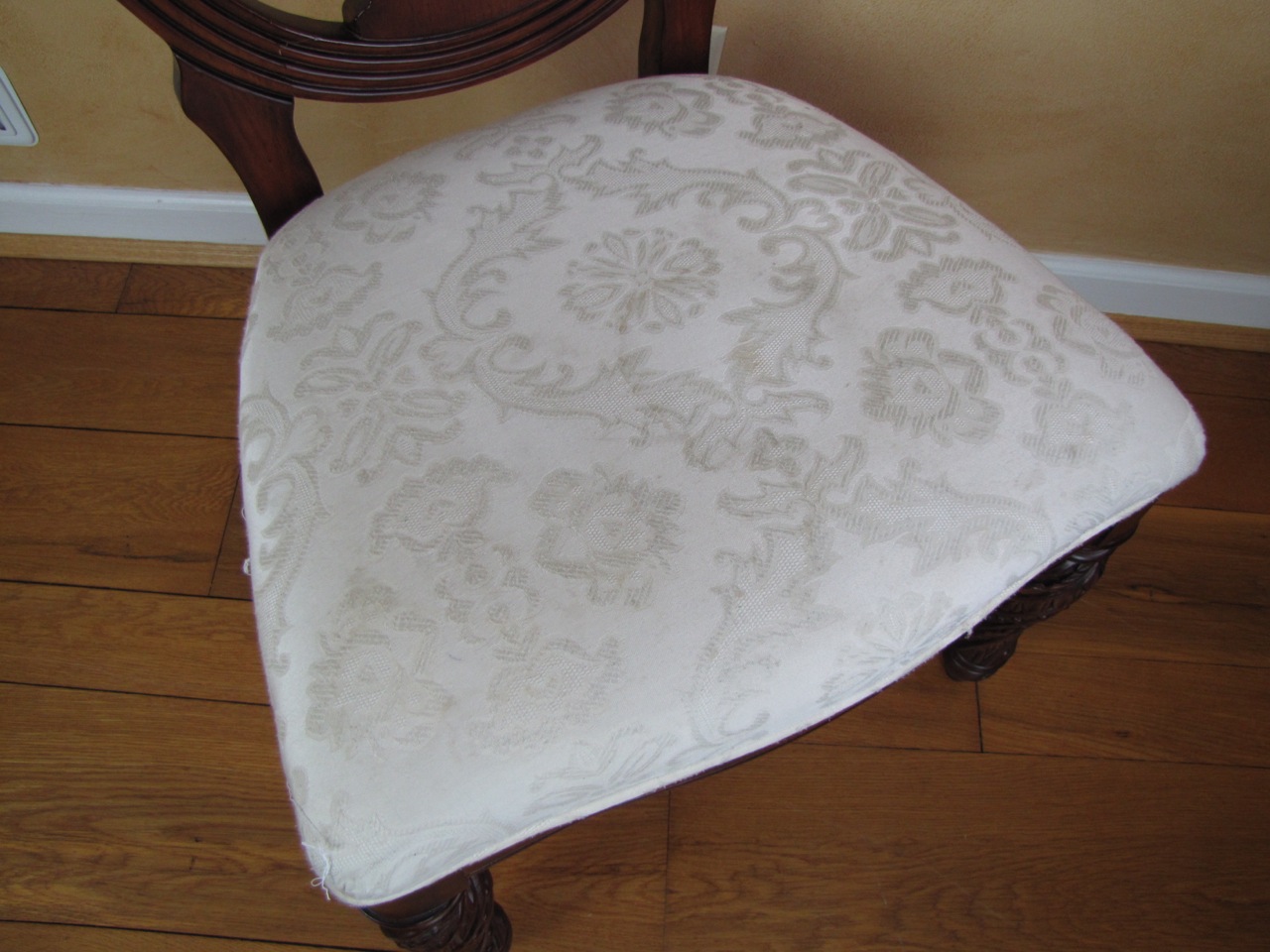 Set of Four Pineapple Back Dining Chairs EBTH