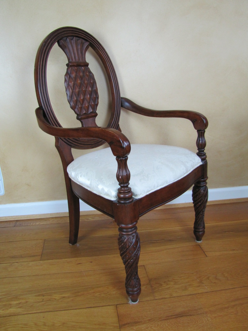 Set of Four Pineapple Back Dining Chairs EBTH