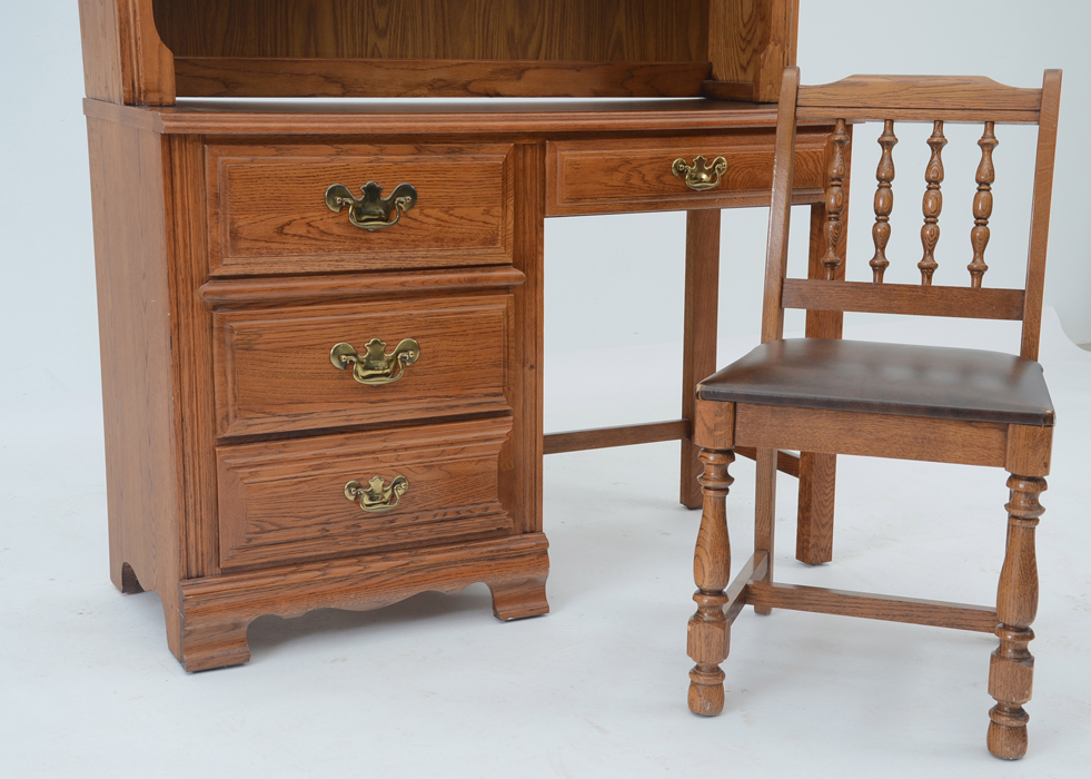 Young Hinkle Oak Desk with Hutch and Chair EBTH