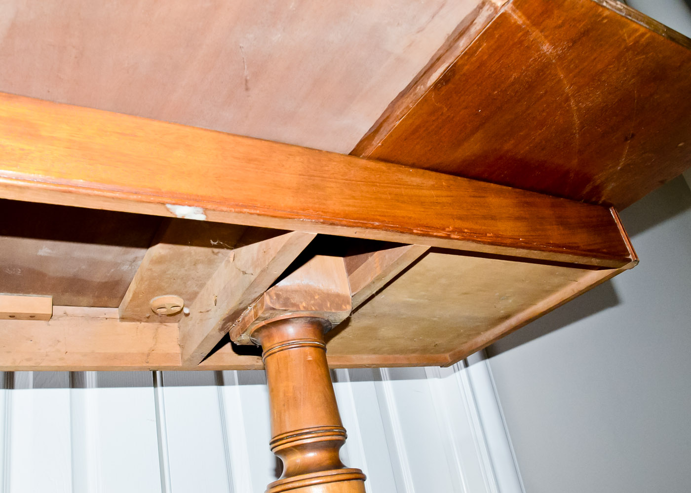 Duncan Phyfe Style Flip Top Table EBTH