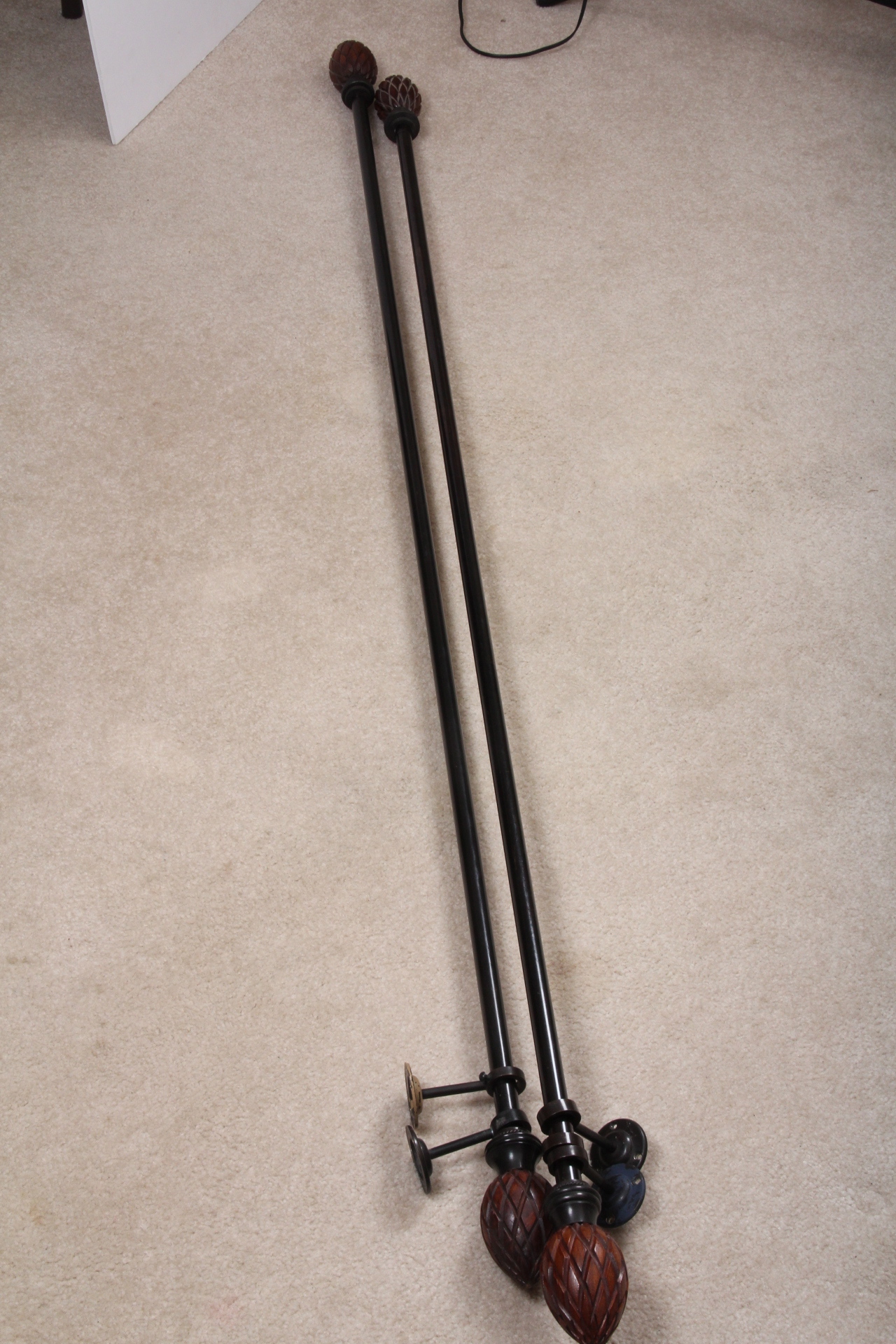 Black Metal Curtain Rod Pair With Pineapple Finials EBTH