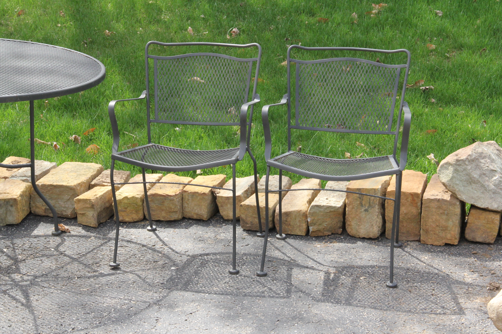 Eddie Bauer Mesh Patio Table and Four Chairs EBTH