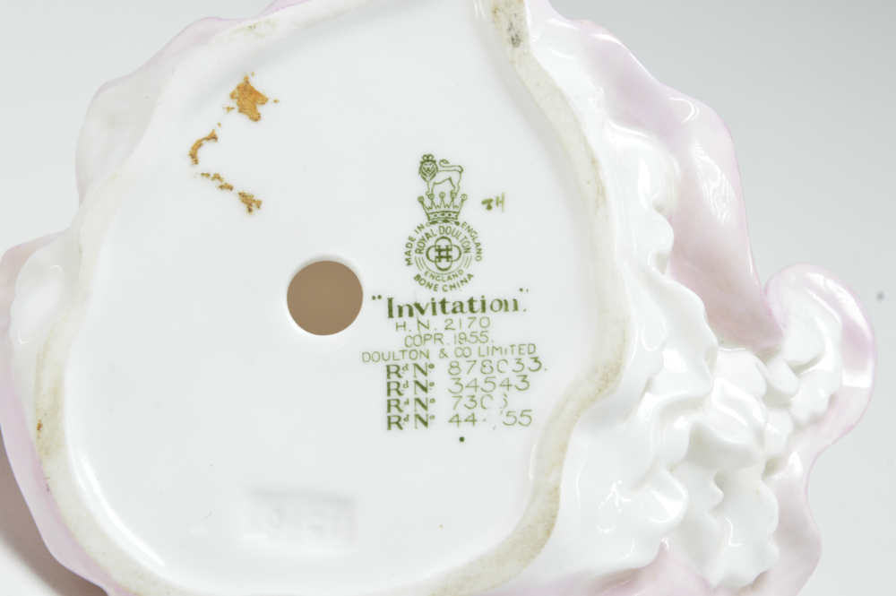 Royal Doulton Figurine "Invitation" EBTH