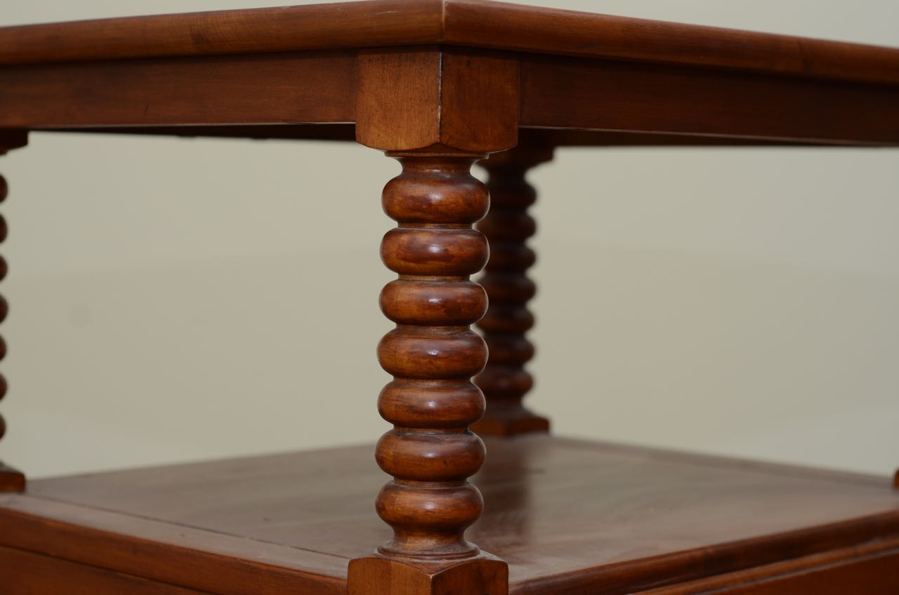 Willett "Lancaster County" Cherry Side Table EBTH