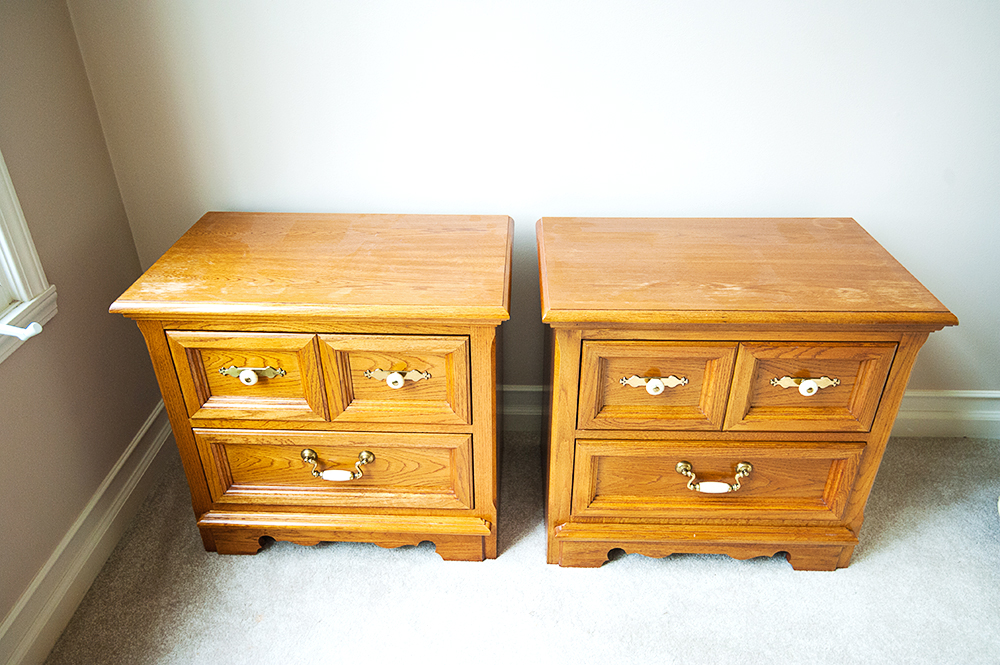 Pair of Thomasville Two Drawer Oak Nightstands EBTH