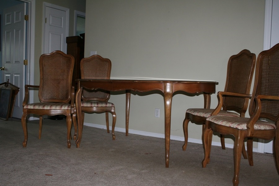Thomasville Dining Table with Six Chairs EBTH