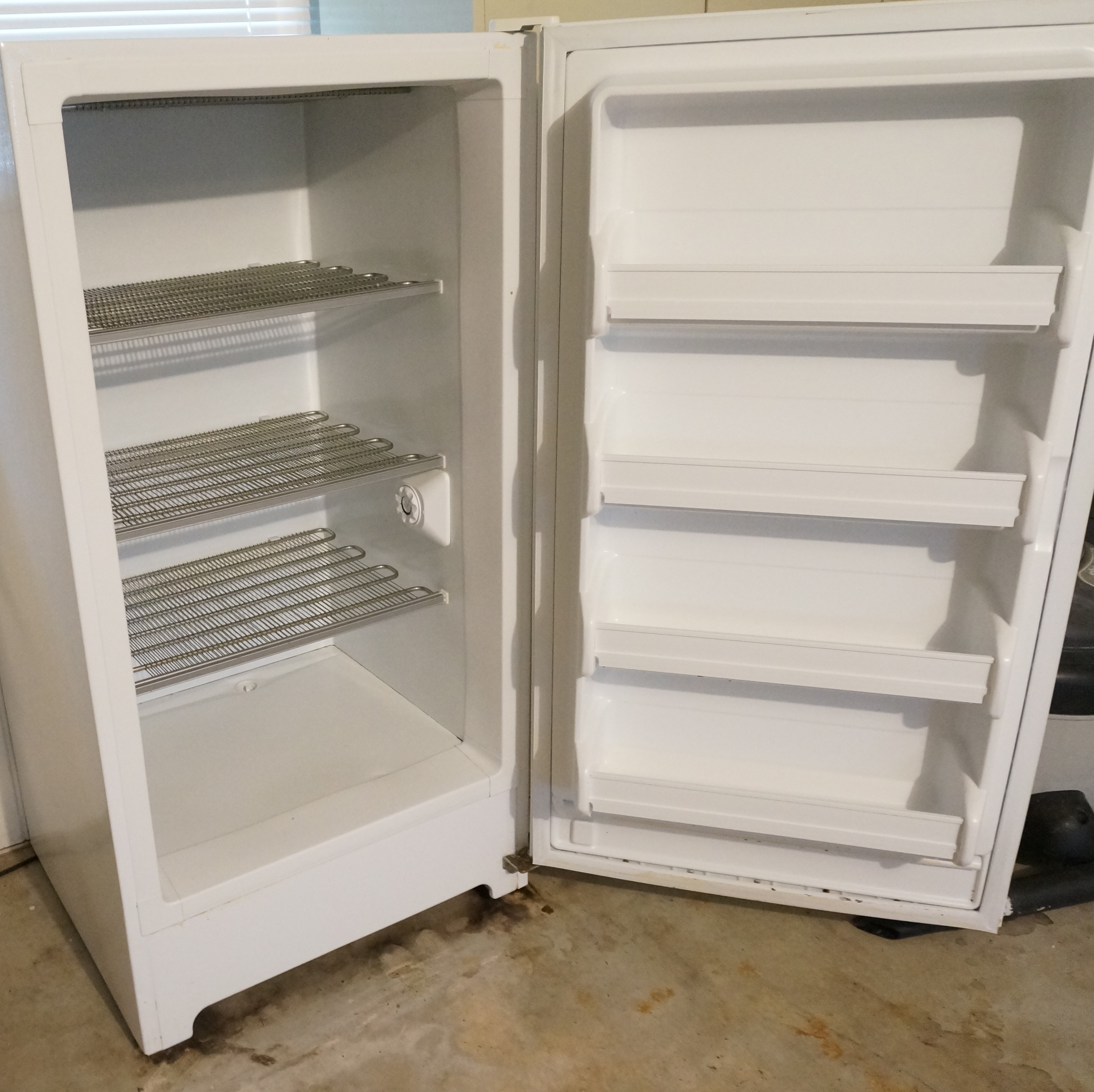 Frigidaire Heavy Duty Commercial Freezer EBTH