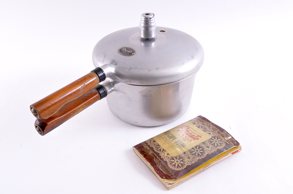 Retro Presto Model 40 Pressure Cooker EBTH