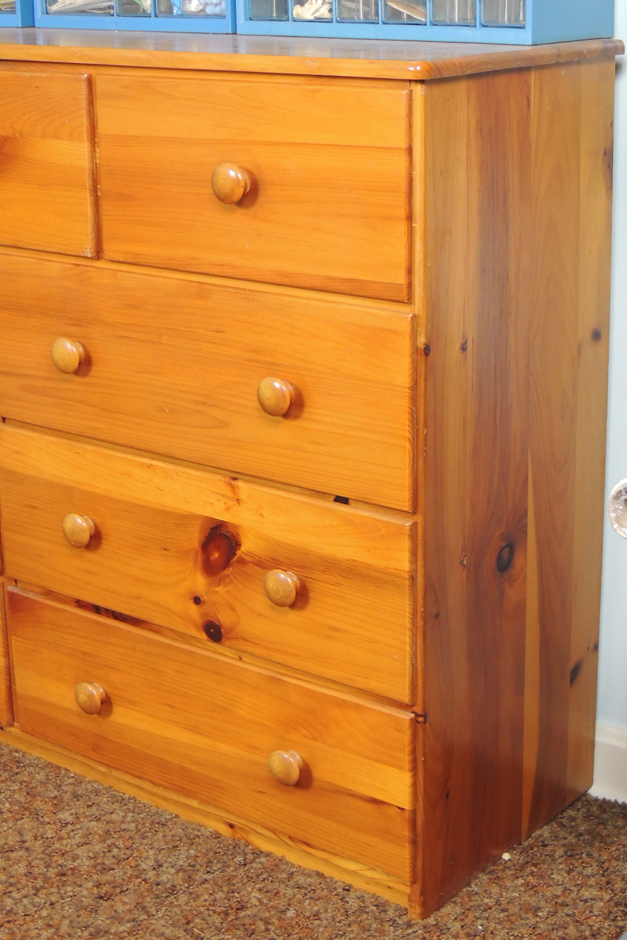 Master Craft Pine Dresser EBTH