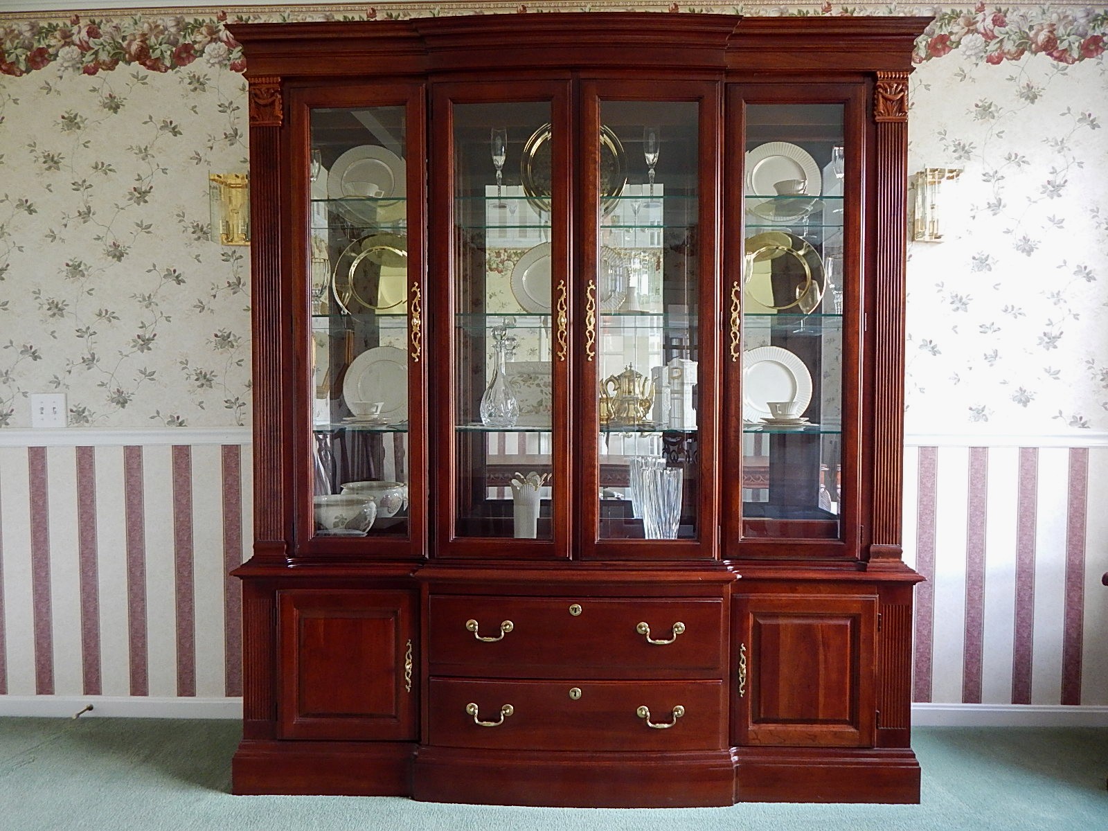 Pennsylvania House Cherry China Cabinet : EBTH