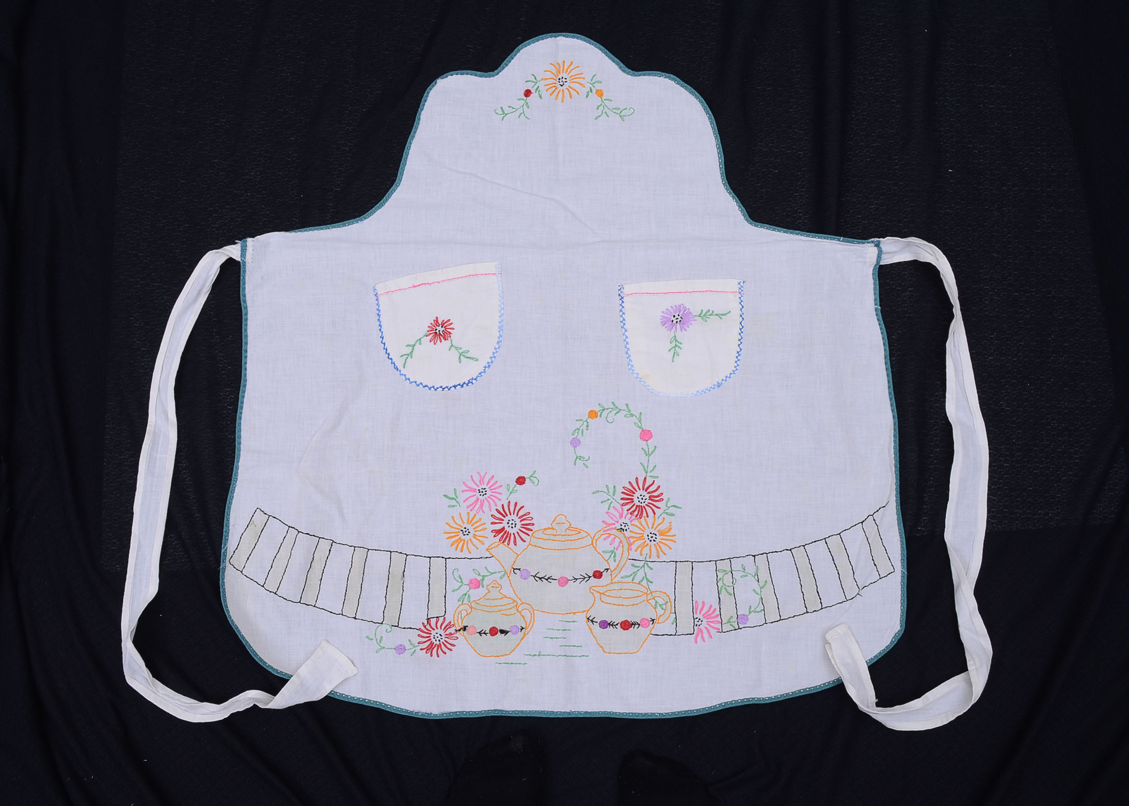 Vintage Cooking Aprons EBTH