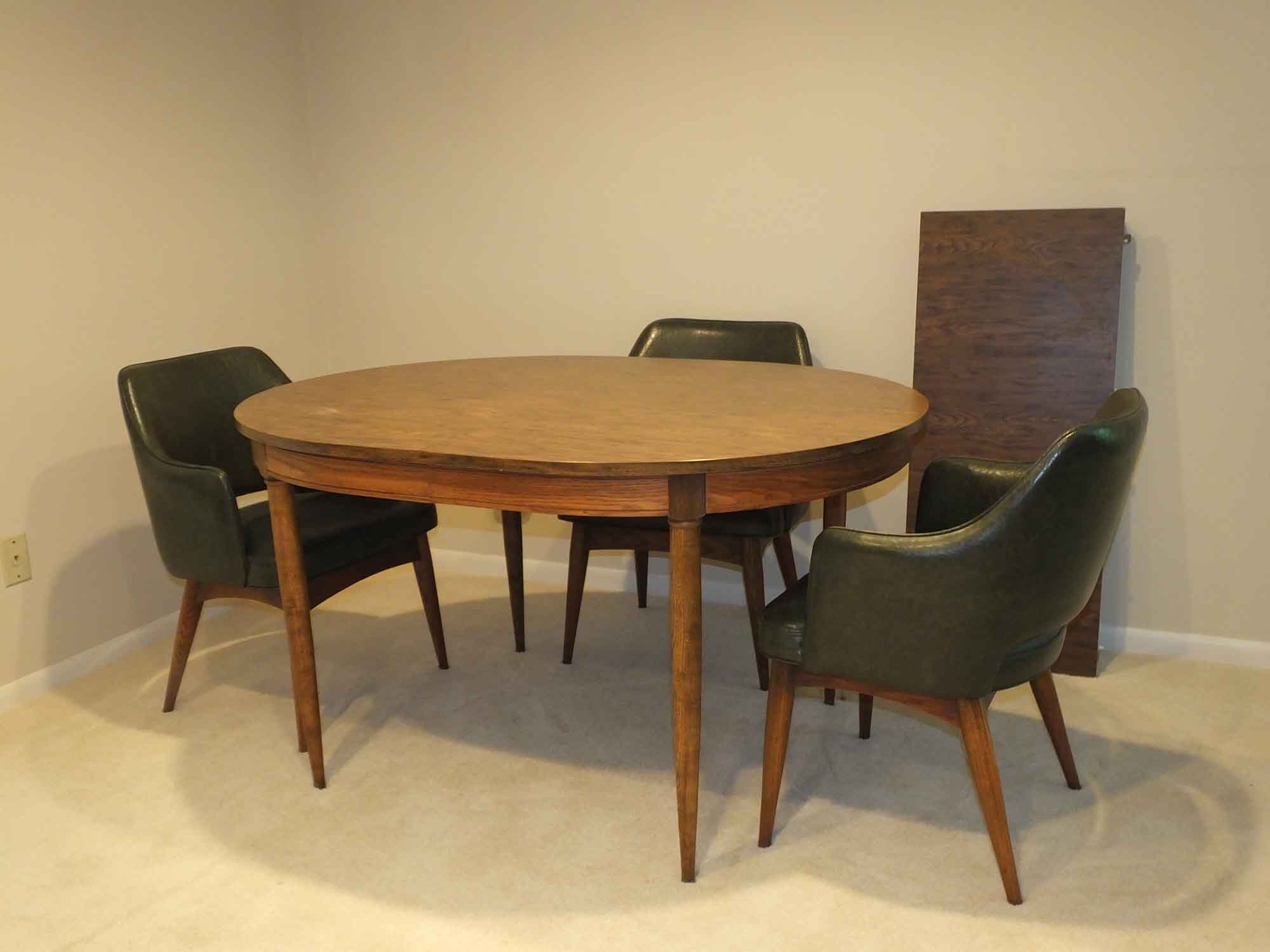 Vintage Dinette Set By B. Brody Seating Company Chicago | EBTH