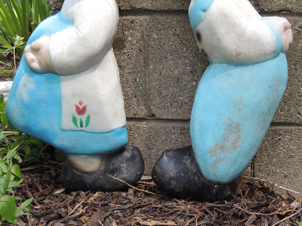 Dutch Kissing Boy and Girl Cement Lawn Ornaments EBTH
