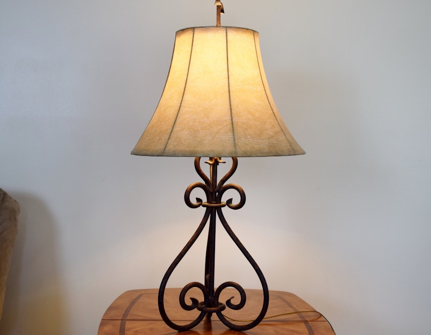 Iron Table Lamp With Curves
