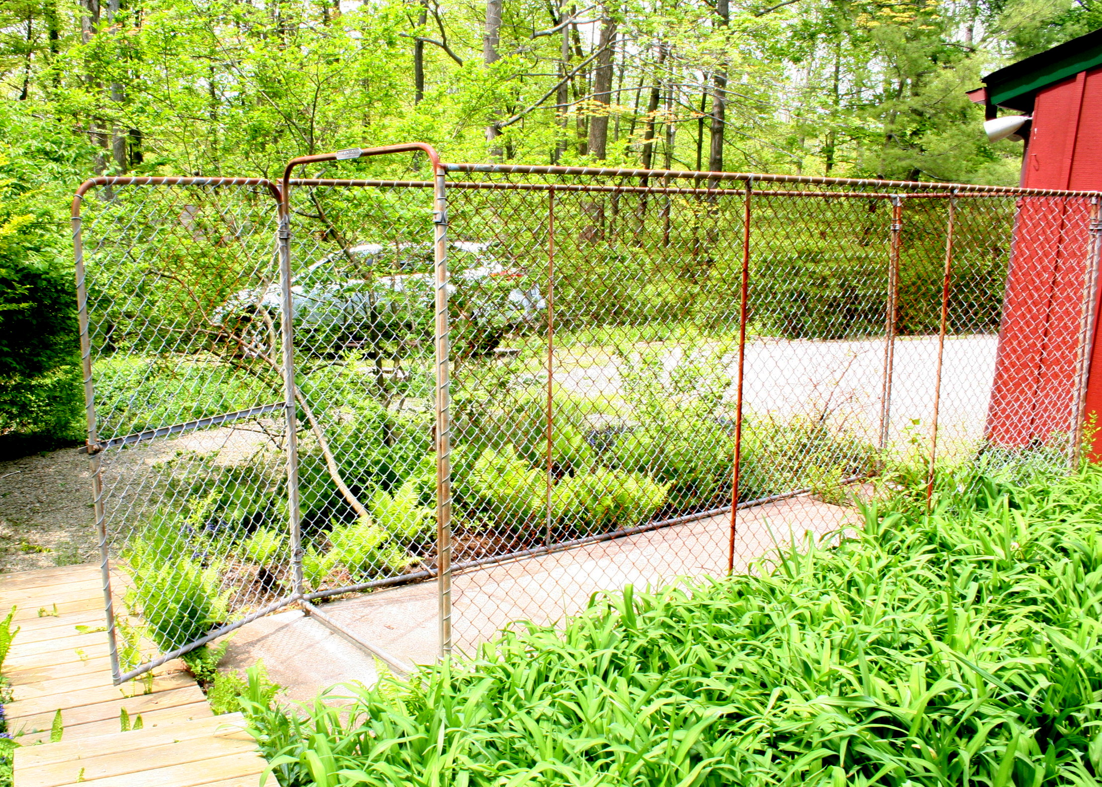 Chain Link Dog Run EBTH