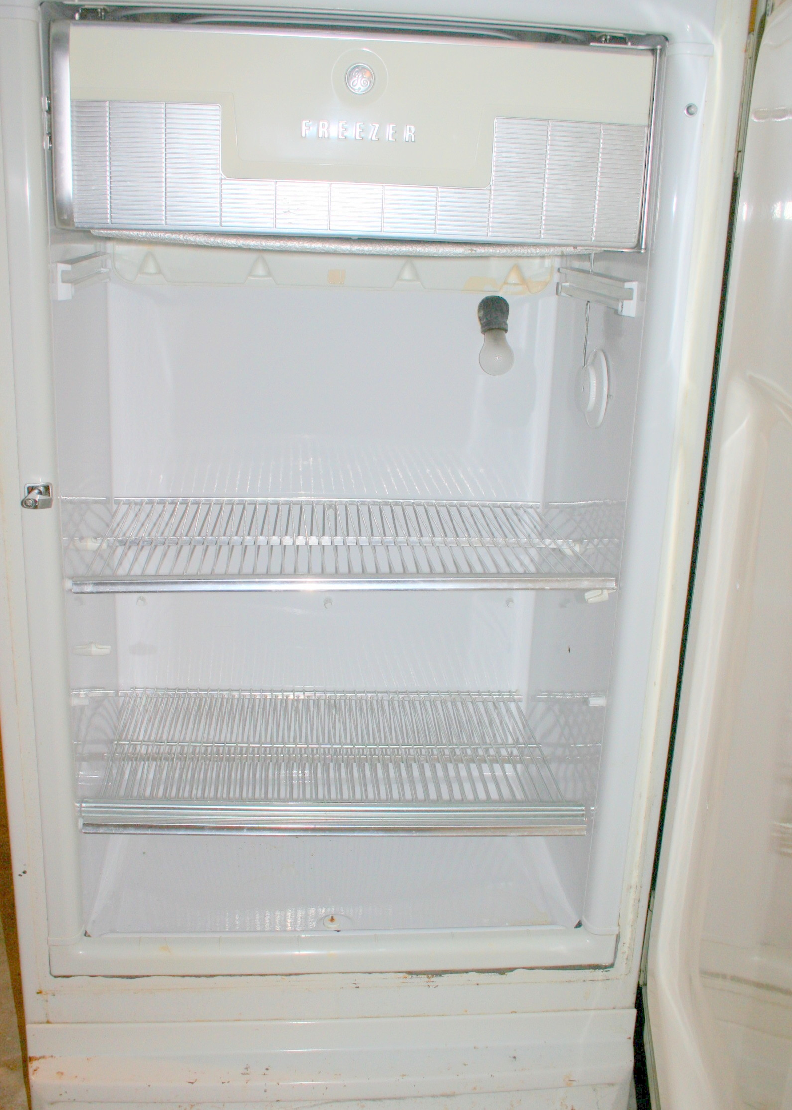 Vintage GE Fridge/Freezer EBTH