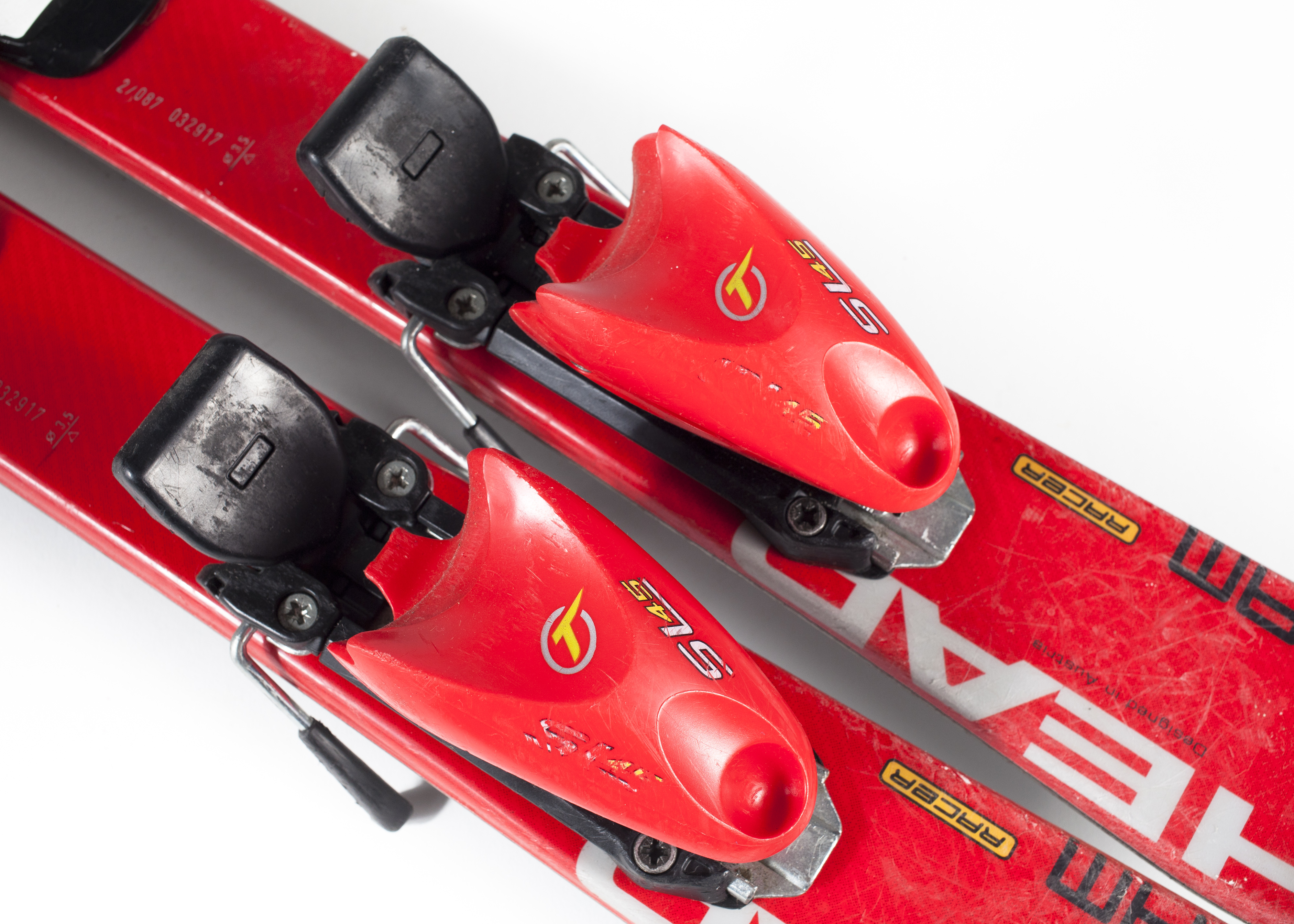 Pair of Head "Team Racer" Youth Snow Skis EBTH