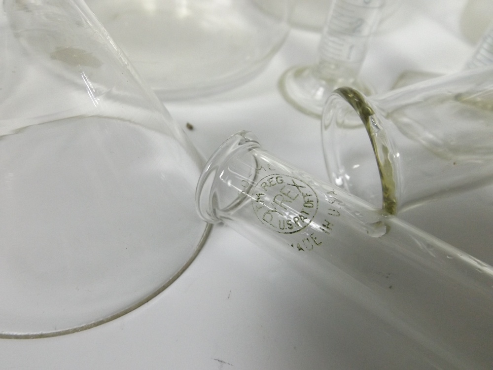 Pyrex Labware | EBTH