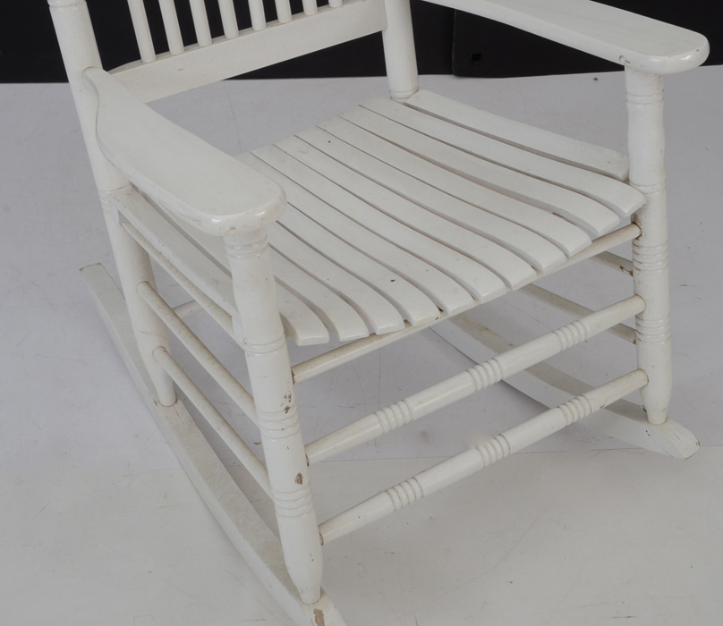 Cracker Barrel White Wooden Rocking Chair EBTH