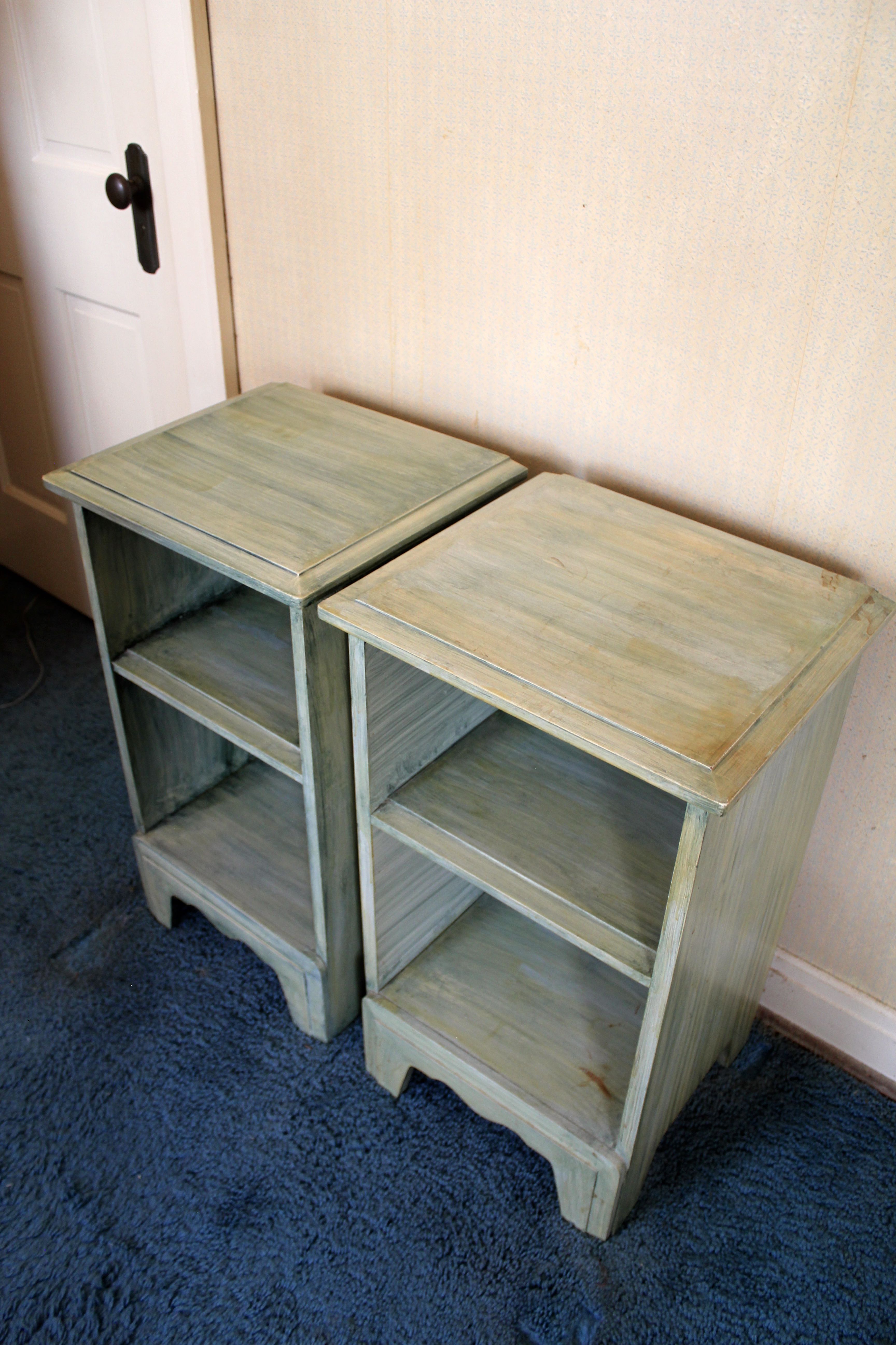 Pair of Shabby Chic Bedside Tables EBTH