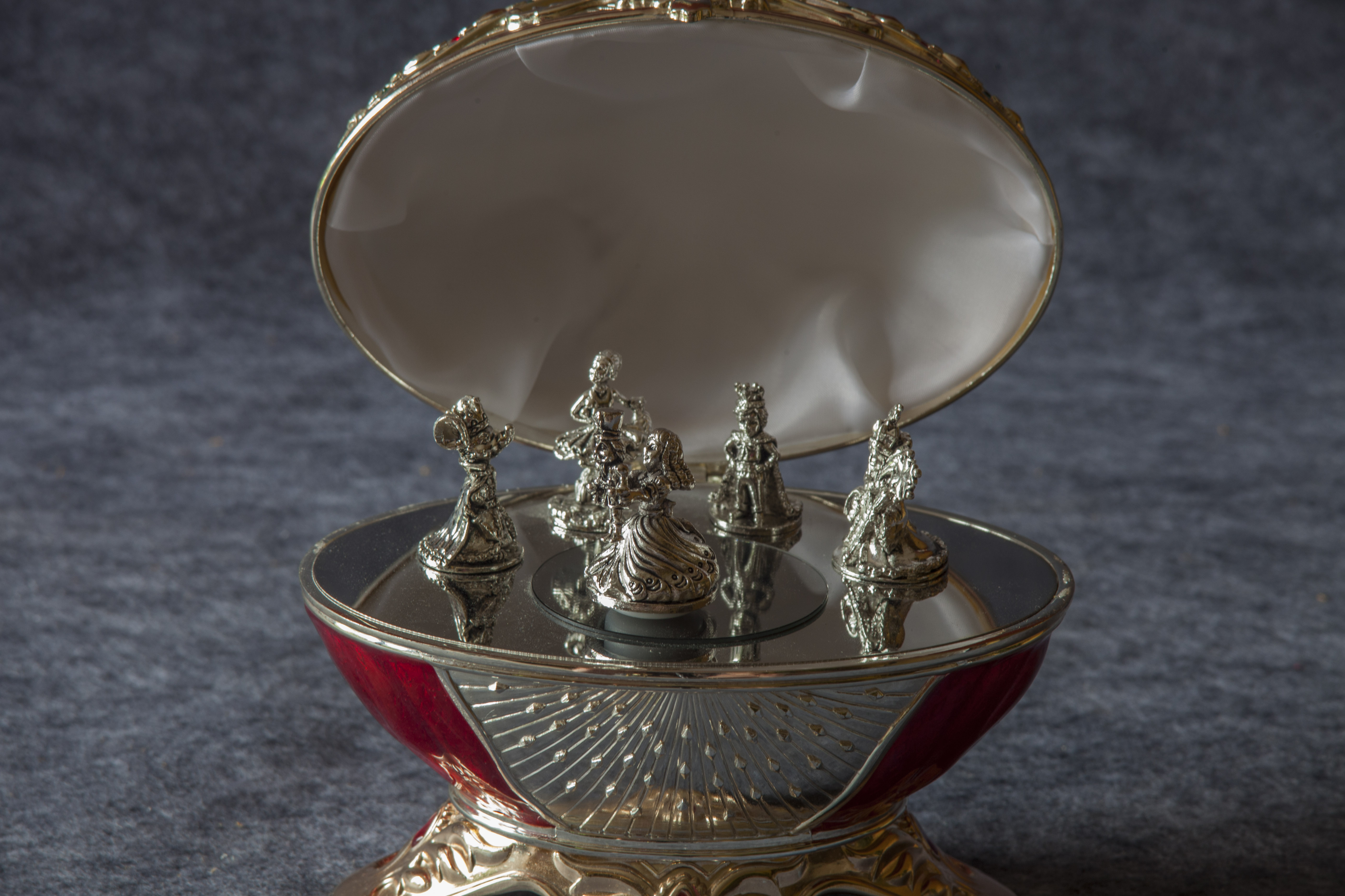 Wallace Silver Plated Musical "Nutcracker" Egg EBTH