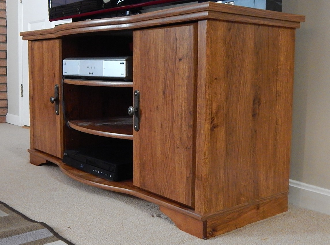 Sauder Style Oak Laminate Television Stand EBTH