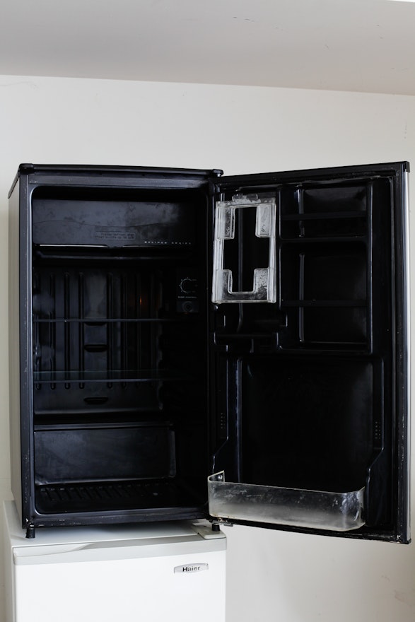 Sanyo Mini Fridge Eclipse Series : Whirlpool black refrigerator with