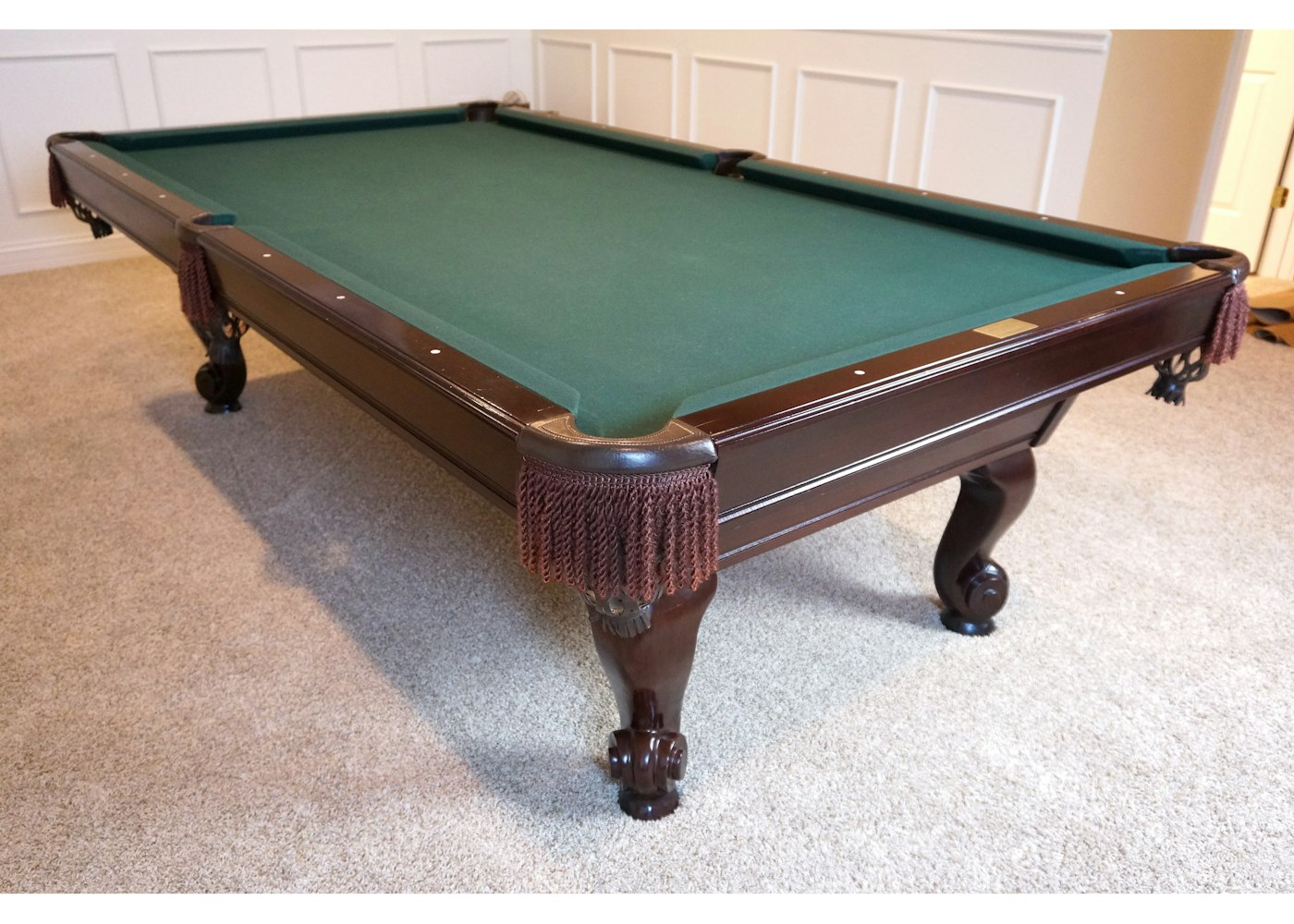 Gandy Pool Table and Accessories : EBTH