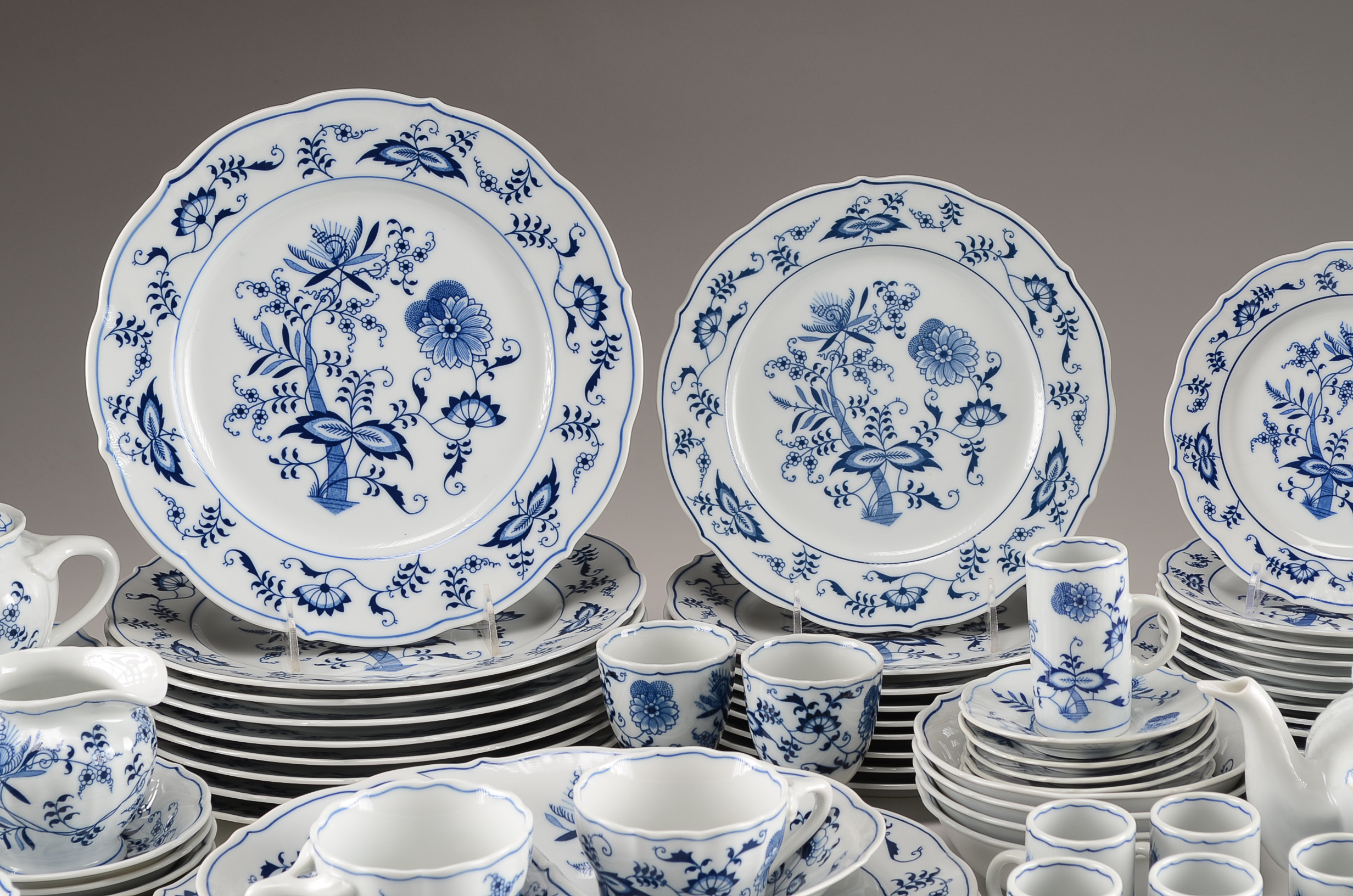 Blue Danube Blue Onion China Set EBTH