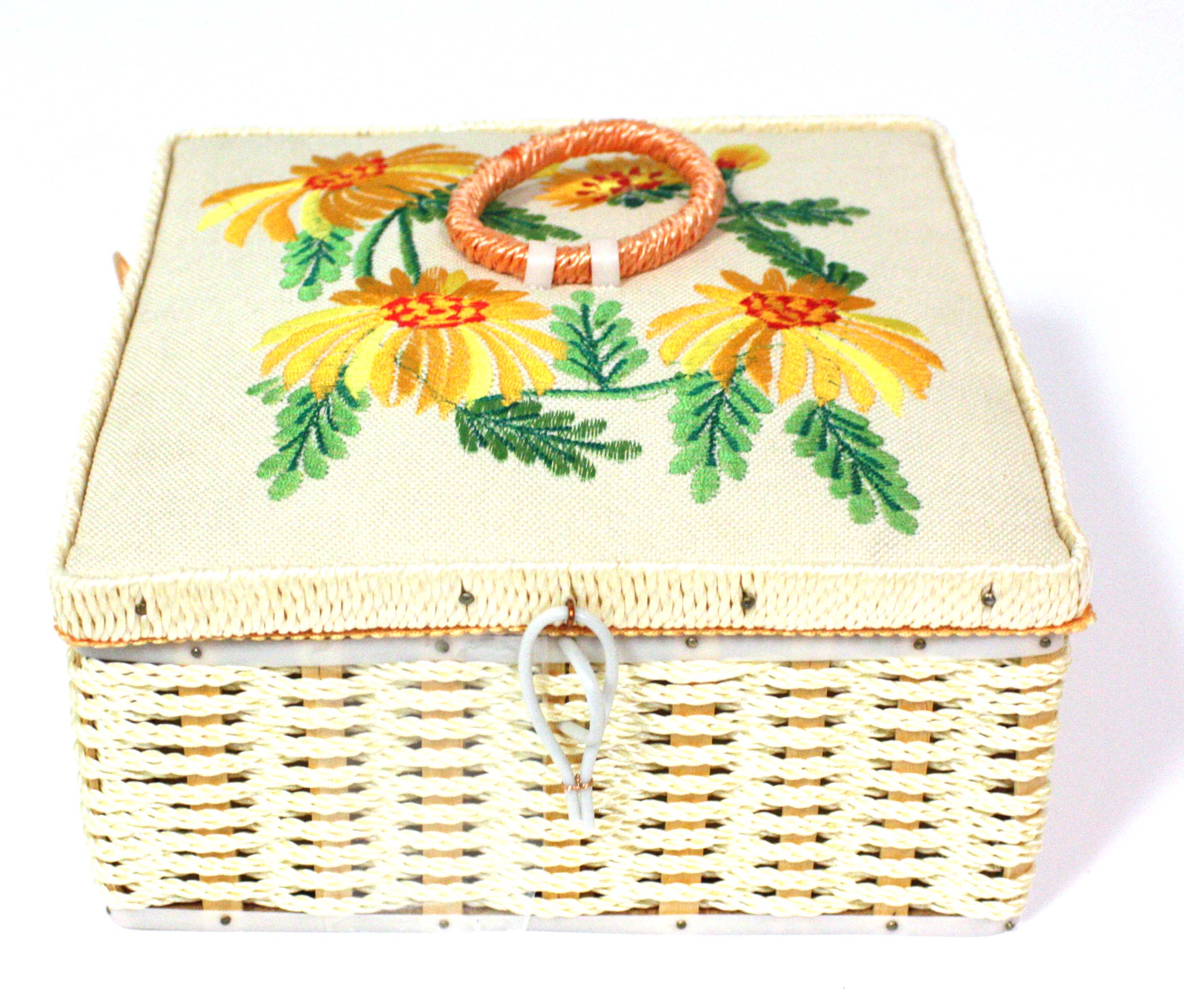 Vintage Singer Sewing Basket EBTH