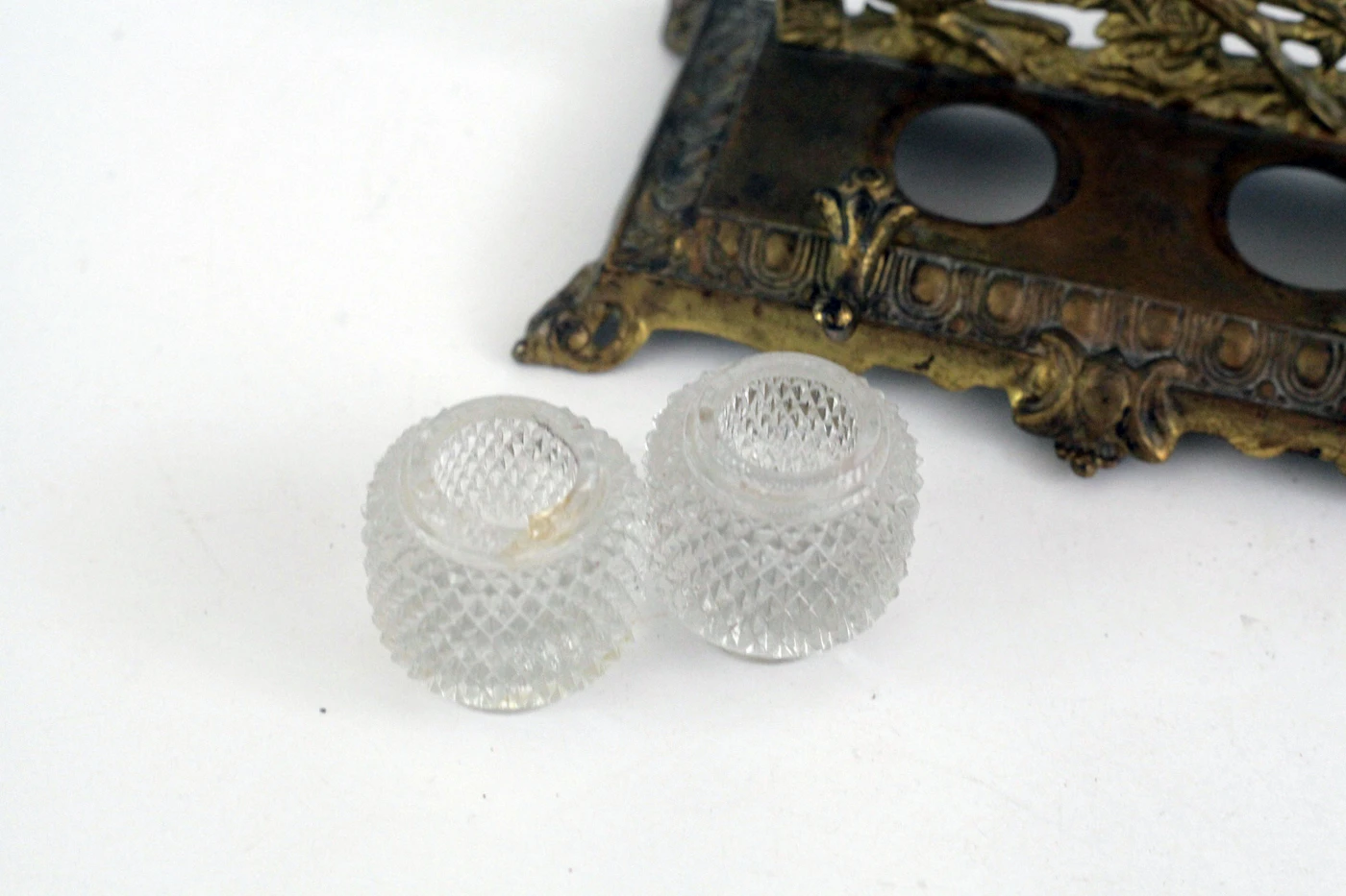 Bradley and Hubbard Inkwell with Glass Inserts | EBTH