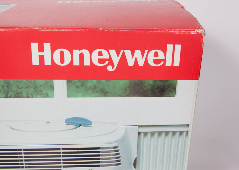 New in Box Honeywell Window Fan EBTH
