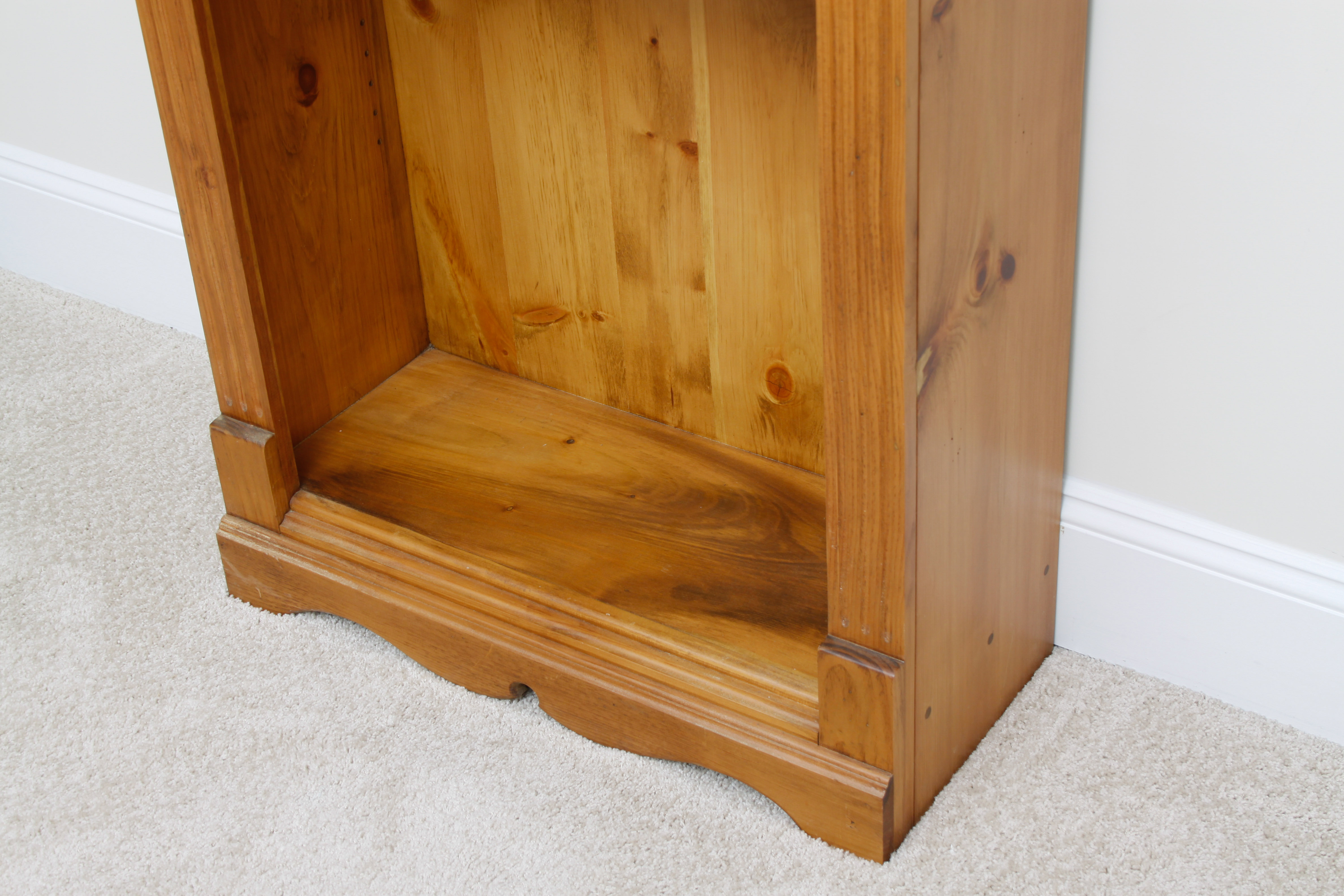 Knotty Pine Bookcase EBTH