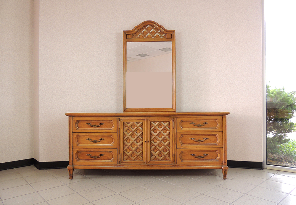 Vintage Thomasville Long Dresser With Mirror Ebth
