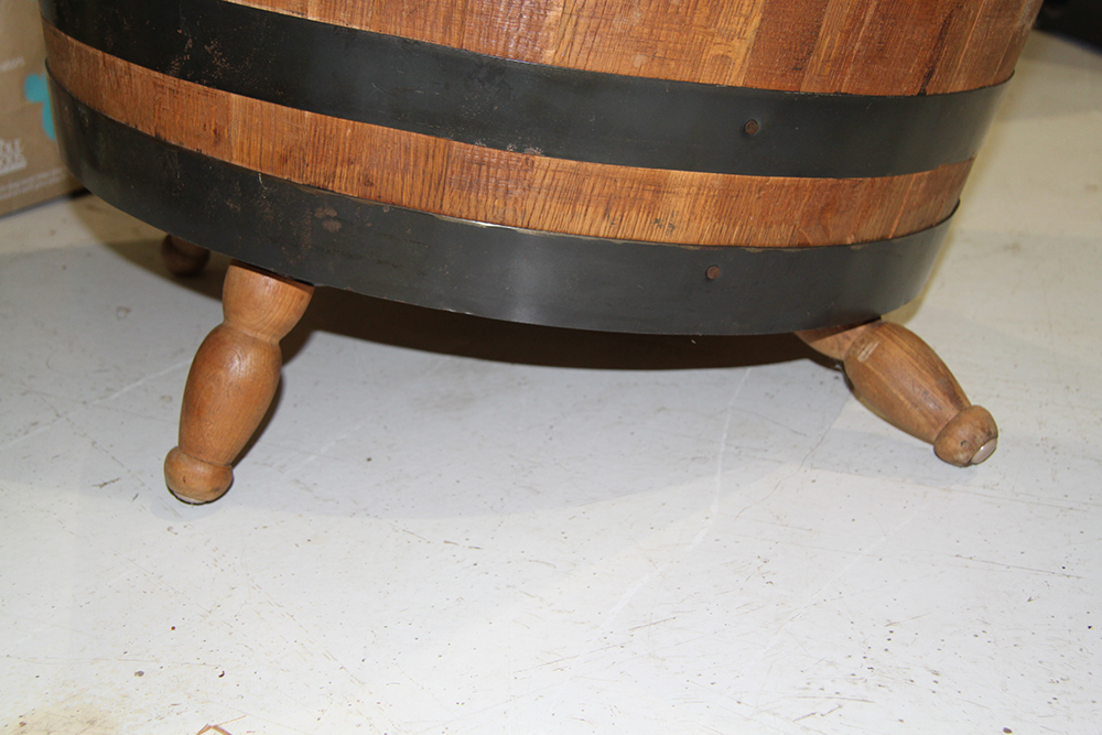 Barrel Game Table with Matching Chairs EBTH