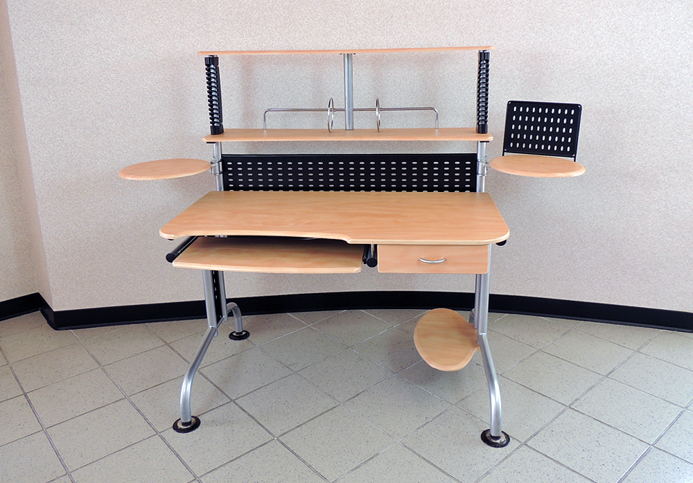 Leda Modern Computer Desk Ebth