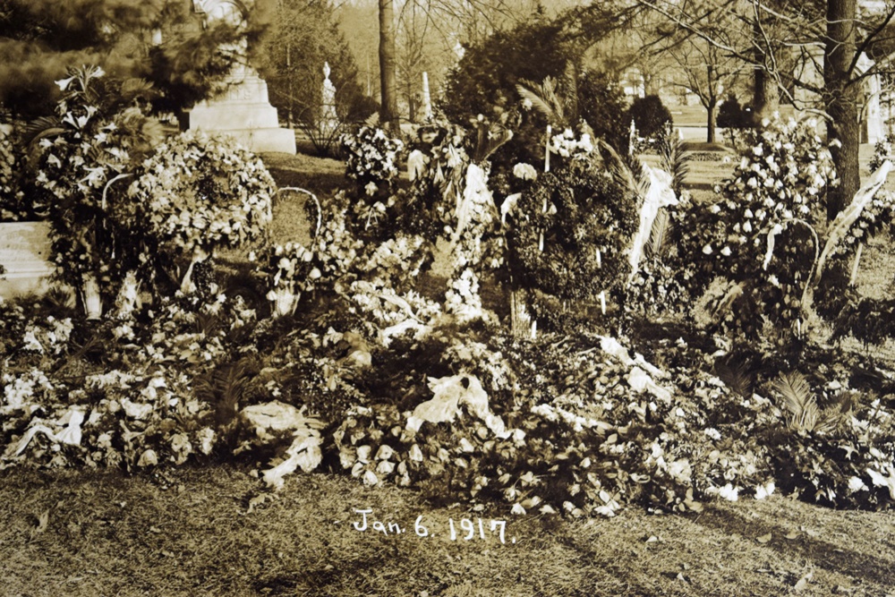 Collection of Fascinating Victorian Photographs EBTH