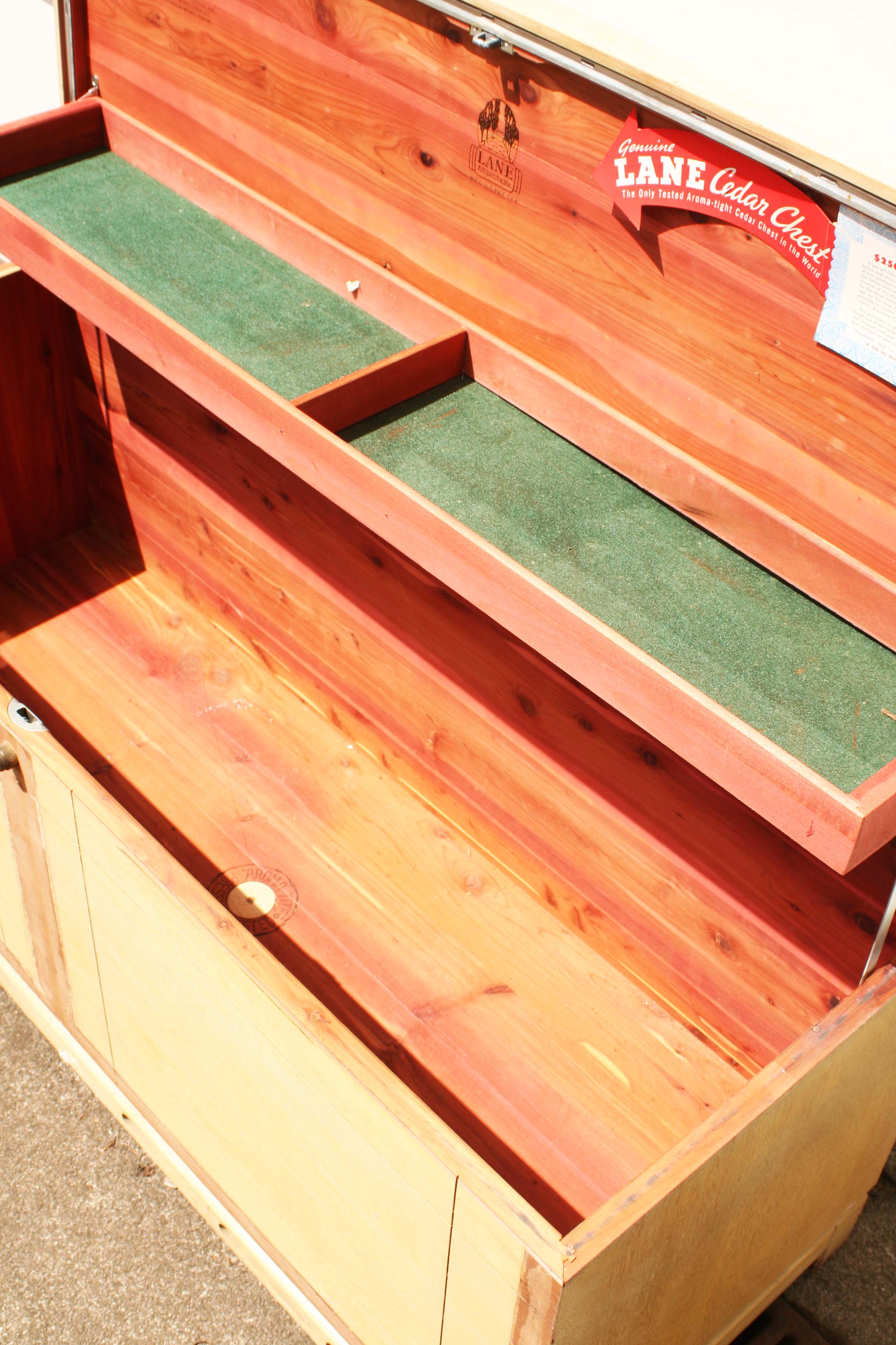 Vintage Lane Cedar Chest EBTH