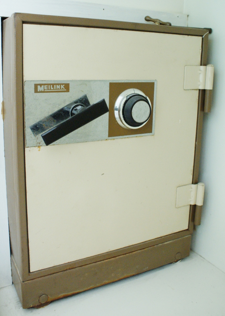Vintage Meilink Wall Safe EBTH