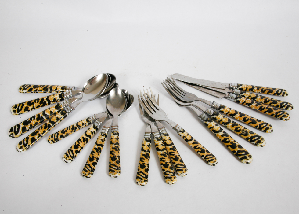 Animal Print Flatware, Dishes, Placemats, and More EBTH