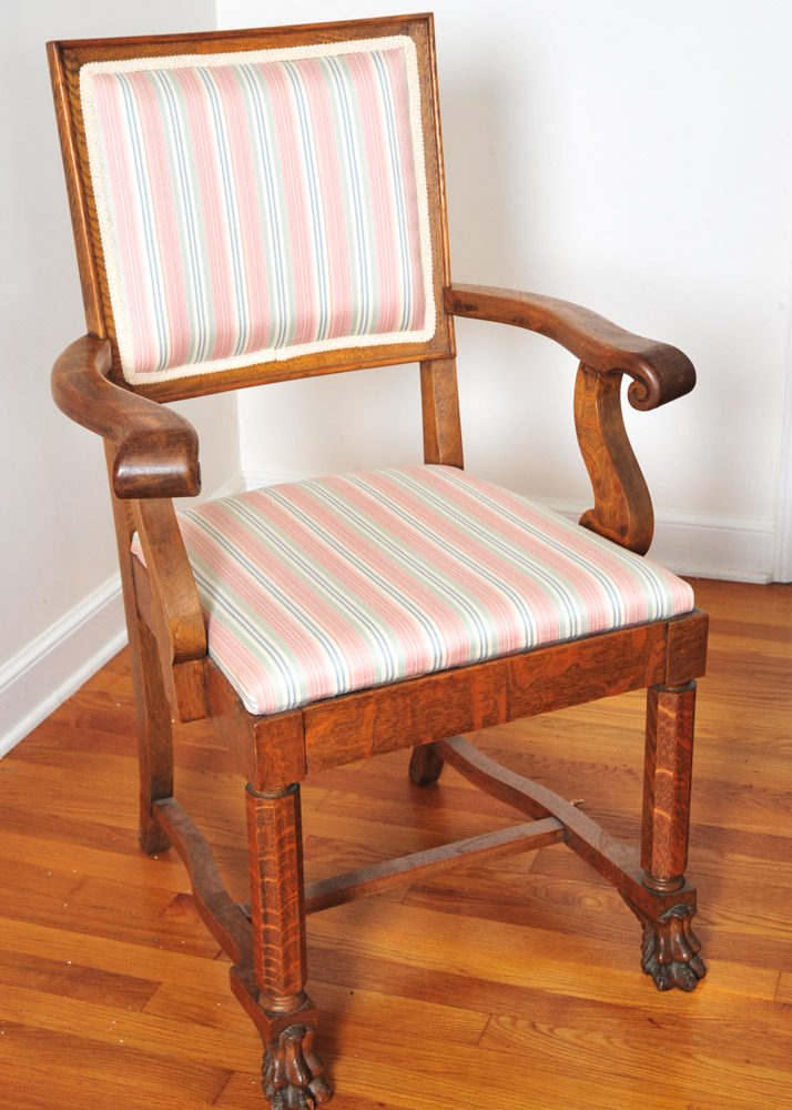 Claw Foot Oak Round Dining Table and Chairs EBTH