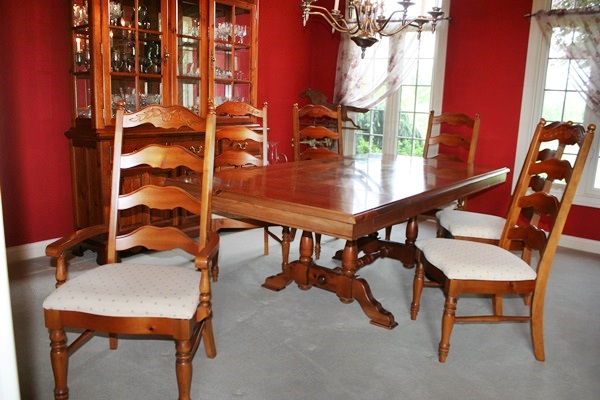 Broyhill Dining Table And Chairs Ebth